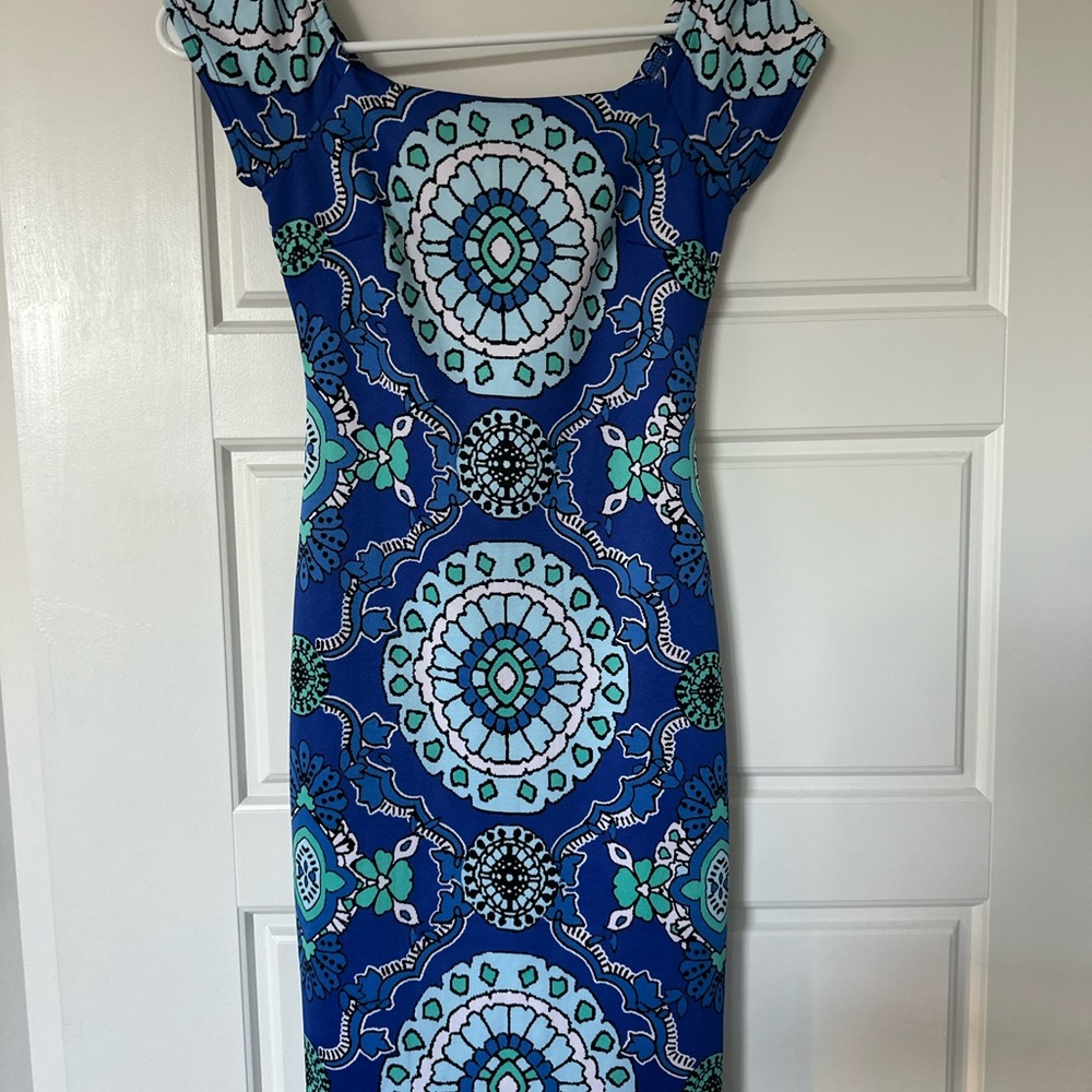 B. Darlin Elegant Blue Patterned Dress Size 3/4 (Fits like a 2!)